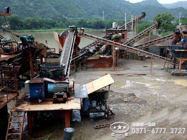 日產200噸的鵝卵石制砂生產線現場