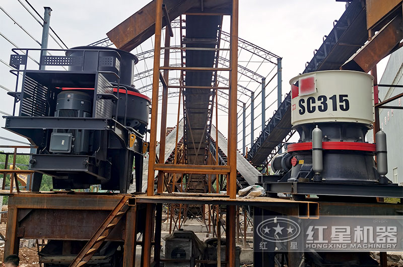 圓錐破碎機與沖擊式破碎機合作加工現場