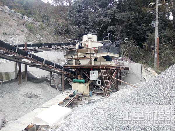 季總河卵石制砂生產(chǎn)線現(xiàn)場(chǎng)