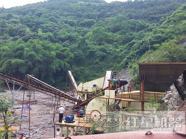 福建龍巖錘式破碎機生產現場