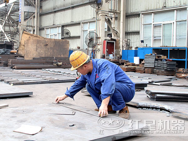 紅星制砂機設(shè)備生產(chǎn)廠家技術(shù)人員