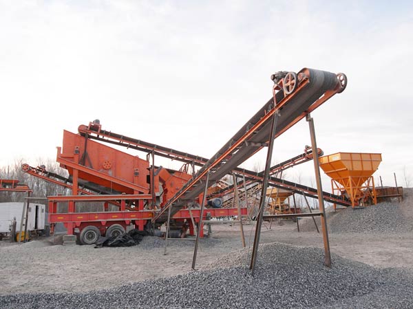 砂石骨料生產現場-車載移動制沙（砂）機