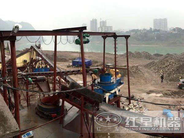 鵝卵石制砂現場