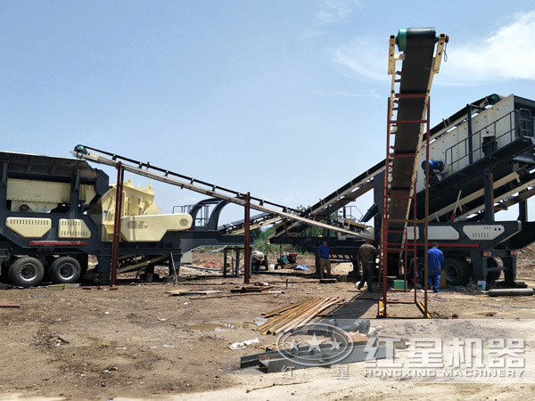 大型移動式石子破碎機生產線現場