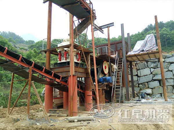 每天150方小型青石碎石機(jī)生產(chǎn)現(xiàn)場(chǎng)