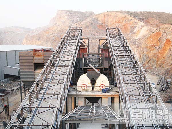 錘式破碎機安裝現場