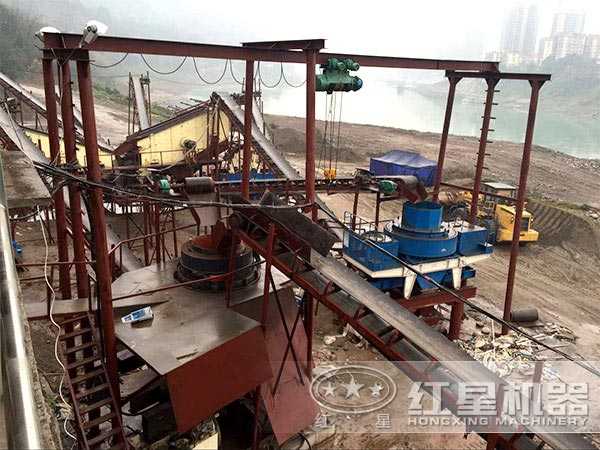 河卵石制沙生產現場