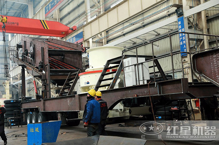 紅星機器的流動車載制沙機生產車間