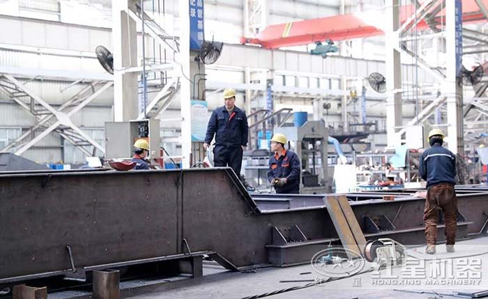 自產(chǎn)自銷的紅星機(jī)器廠家加工車間