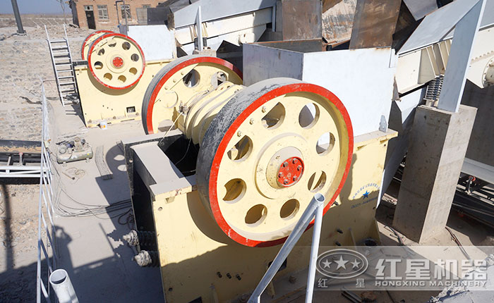 紅星小型碎石子機(jī)器作業(yè)現(xiàn)場(chǎng)