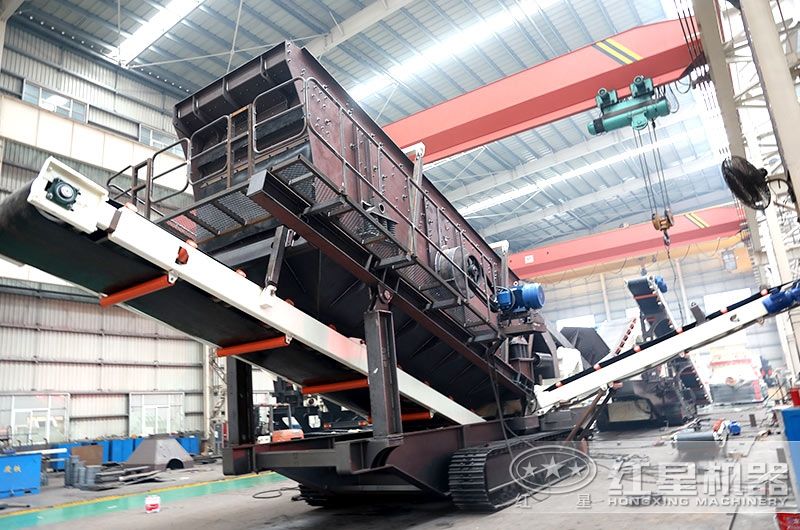 移動磨砂機的鑄造車間