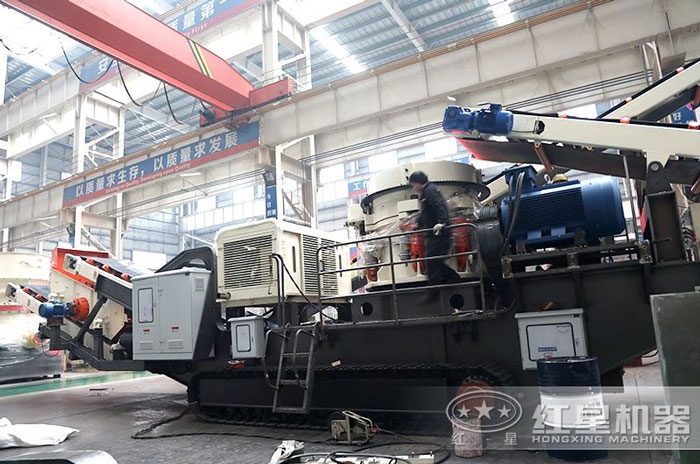 履帶式建筑垃圾破碎機生產車間