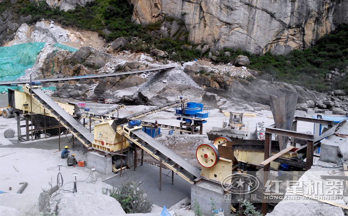 柴油機動力破碎石子機作業現場