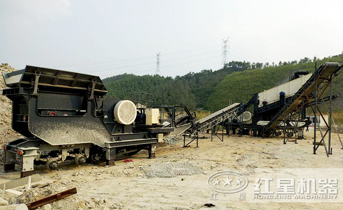 青石可移動(dòng)式碎石機(jī)作業(yè)現(xiàn)場(chǎng)