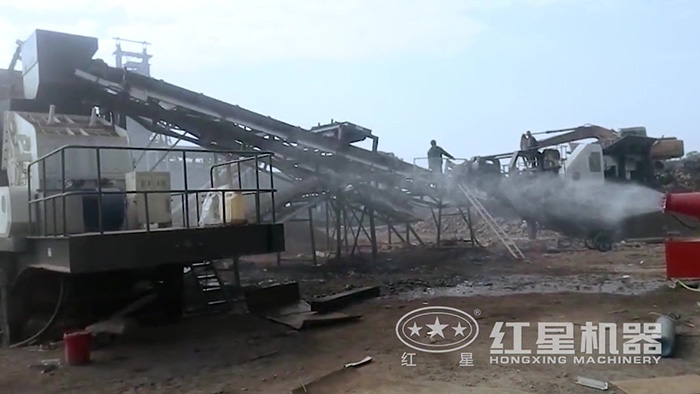 紅星篩分破碎一體機設備作業(yè)現場