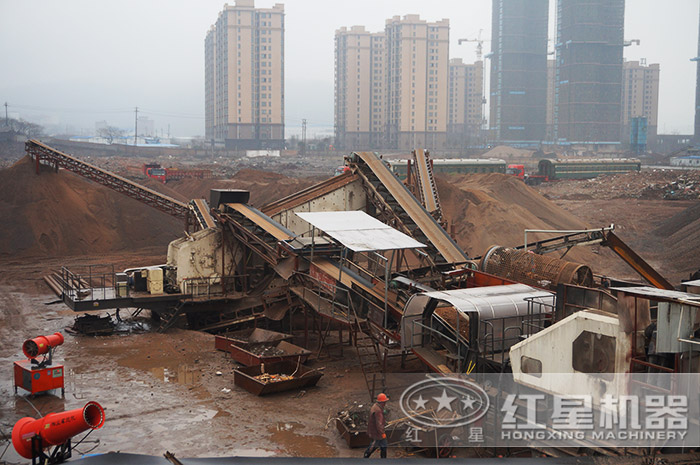移動一體式破碎制沙機加工現場