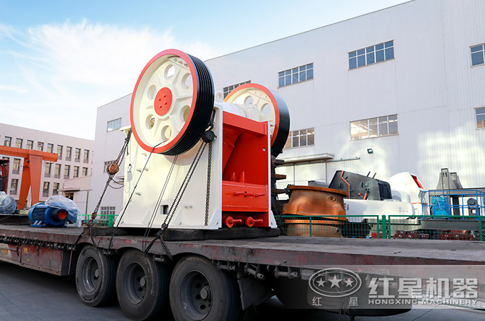 紅星小型石頭粉碎機發往山東