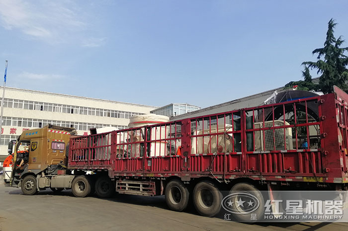 紅星機(jī)器磨粉機(jī)發(fā)貨現(xiàn)場(chǎng)