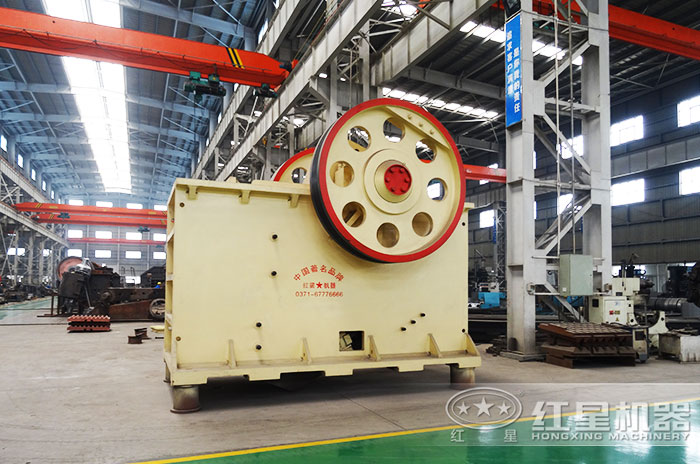 PE-顎式破碎機生產車間