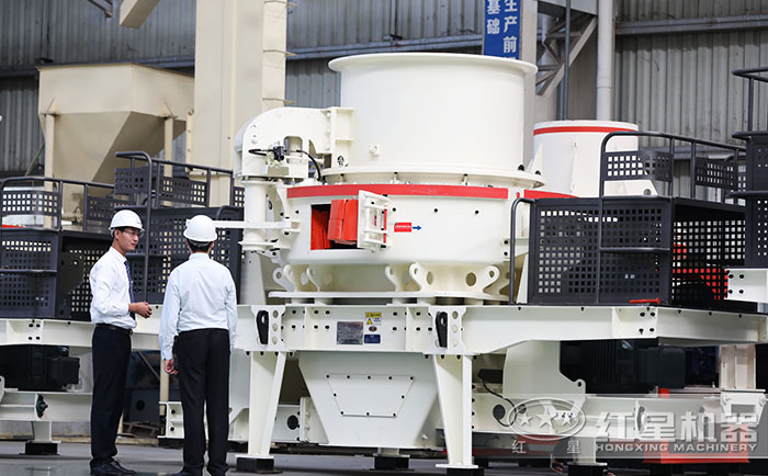 客戶到紅星機器廠區參觀考察設備