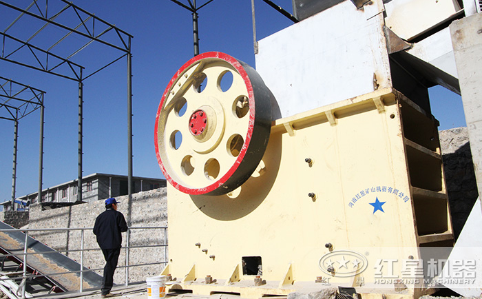 可以時(shí)產(chǎn)1000噸的碎石機(jī)加工現(xiàn)場