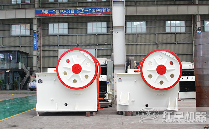 小型顎式破碎機設備生產車間