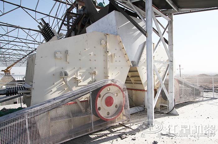 反擊式破碎機作業現場