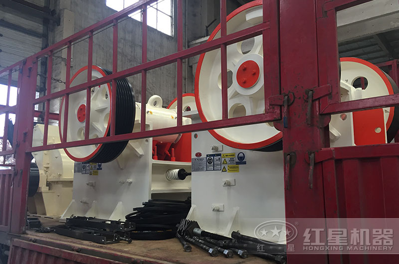 紅星固定式破碎機發往河北