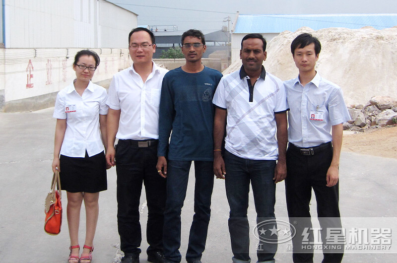 紅星與國外合作用戶合影留念