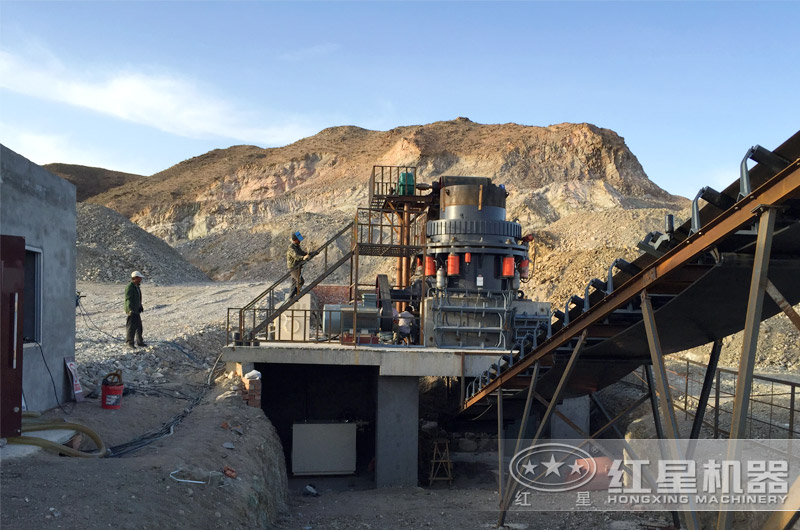 圓錐破碎機碎石現(xiàn)場