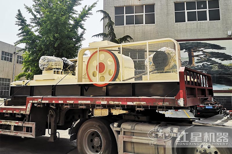 對輥制砂機發貨