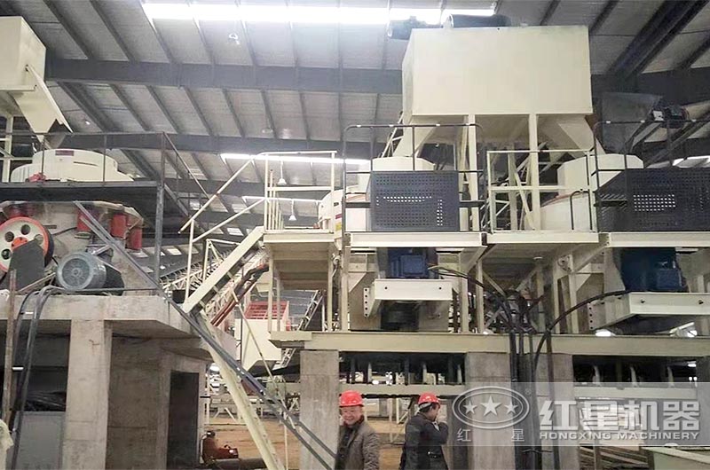 新建的大型打砂廠現場