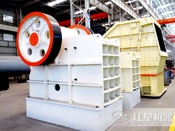 河卵石破碎機(jī)設(shè)備生產(chǎn)車間